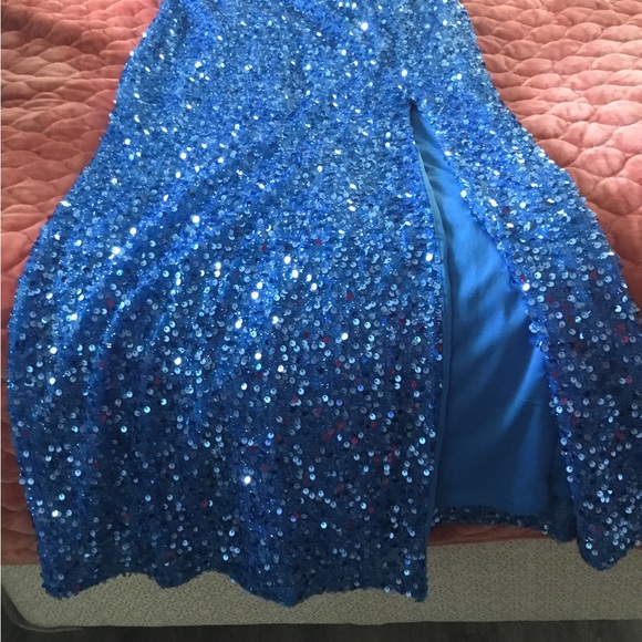 Giffniseti prom/ homecoming dress. Size medium. Blue - Picture 3 of 3